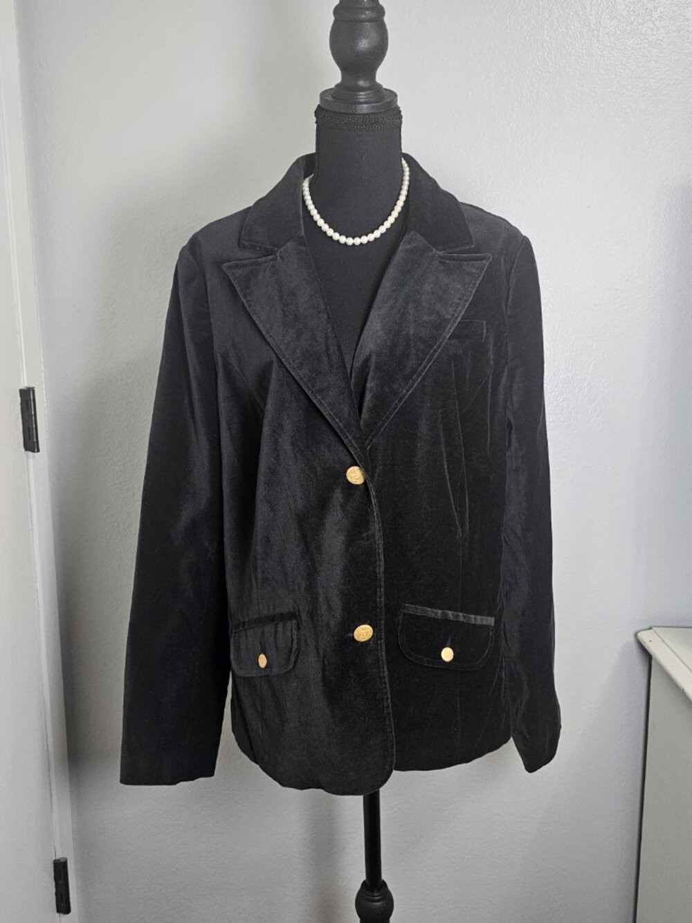 NEW Old Navy Quiet Luxury Black Velvet Blazer Gold  Buttons Paisley Lining  XL - Picture 3 of 8